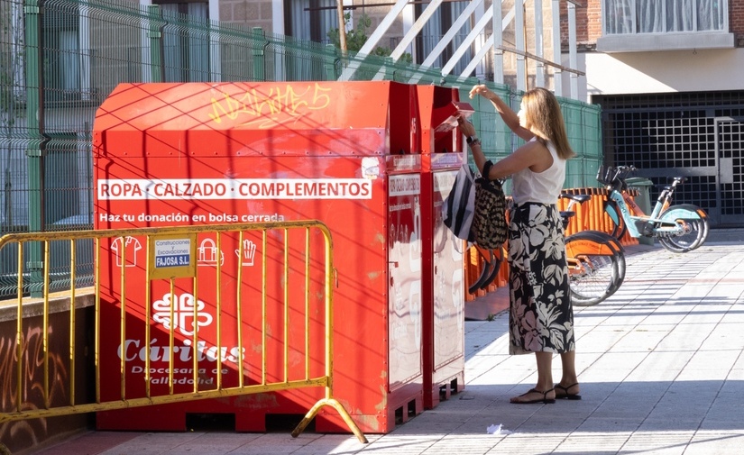 A licitación el despliegue de 180 contenedores de recogida textil en las calles de Valladolid