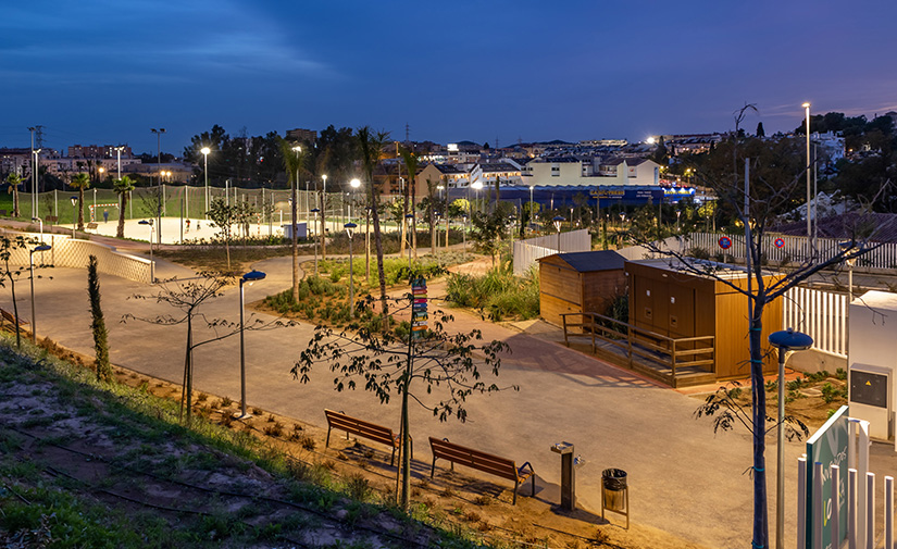 Carandini impulsa la eficiencia energética en Fuengirola con 131 luminarias LED en el Gran Parque de La Loma