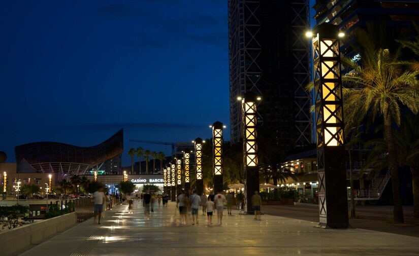 Carandini revitaliza con su alumbrado el Puerto Olímpico de Barcelona