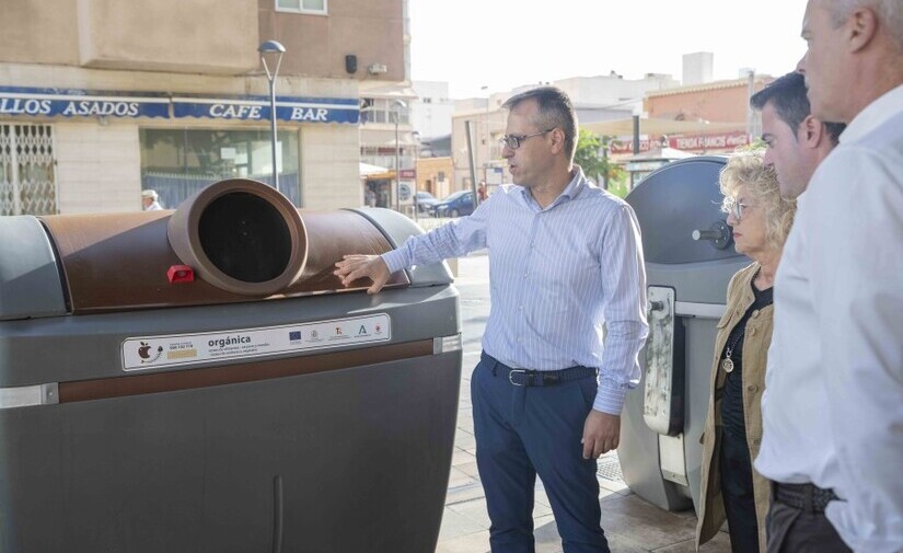 El Ayuntamiento de Almería inicia la instalación del contenedor marrón