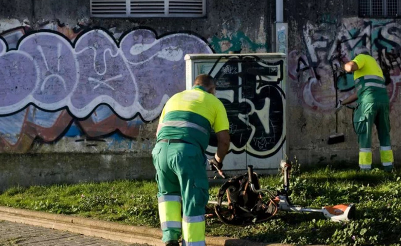 Más de 9.300 pintadas fueron eliminadas de las calles de A Coruña en 2024