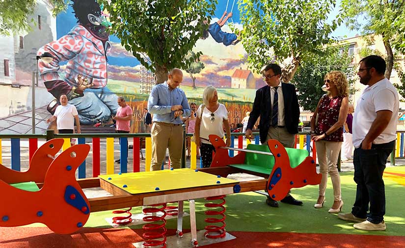 Murcia recupera el parque de Santa Rosa con nuevo sombraje natural y juegos infantiles