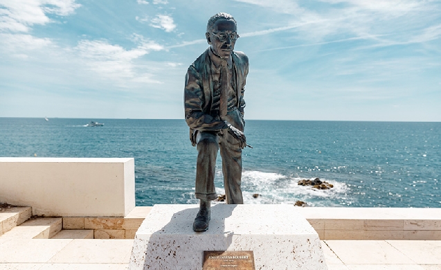 Benito Urban produce la escultura de homenaje a Josep Ensesa colocada en S'Agaró, Girona