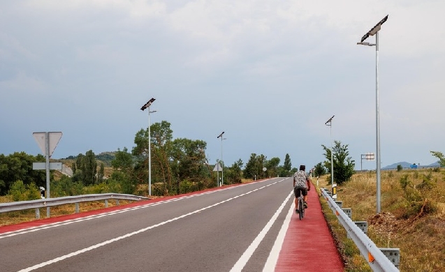 Carandini impulsa la nueva iluminación solar del carril bici en la N-330 para una movilidad segura y sostenible