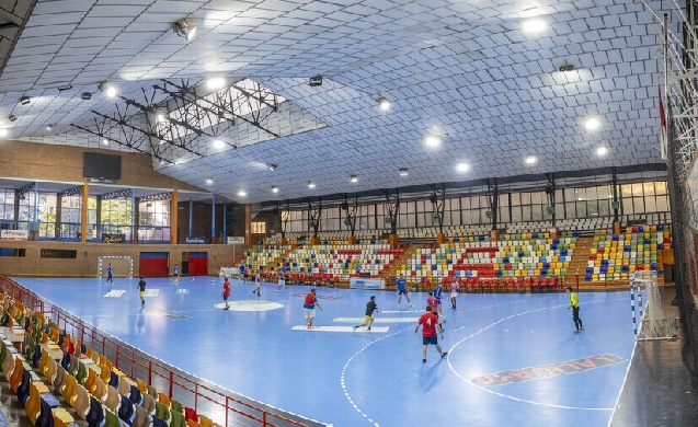 Carandini moderniza el alumbrado del pabellón deportivo El Sargal