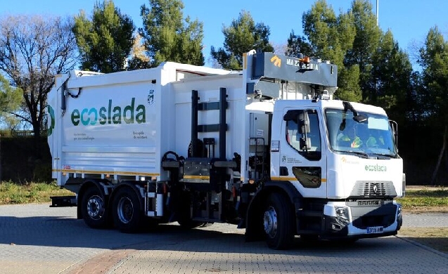 Coslada refuerza su compromiso ambiental con tres nuevos camiones para la recogida de residuos