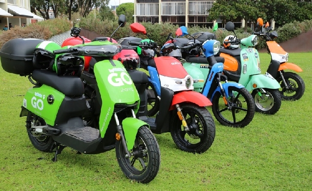 El ÀMB lanza un nuevo servicio de motos eléctricas compartidas en ocho municipios de Barcelona