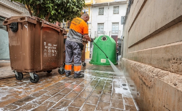 El Ayuntamiento de Elda presenta las novedades del nuevo contrato de limpieza y recogida de residuos