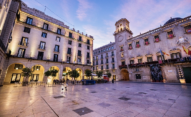 Transformación arquitectónica a través de la iluminación en Alicante y Palma de Mallorca