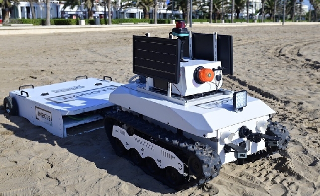 Valencia se transforma en laboratorio urbano para el robot de limpieza de playas “PlatjaBot”