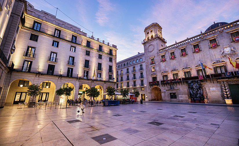 Transformación arquitectónica a través de la iluminación en Alicante y Palma de Mallorca